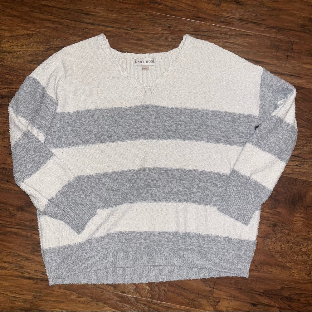 Knox Rose Gray and White V-Neck Sweater with Bold Stripes Large